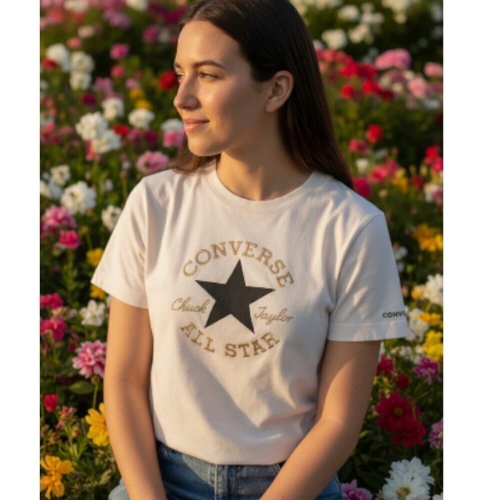 Converse Girls White Short Sleeve T-Shirt w/Great Logo Graphics - Size M